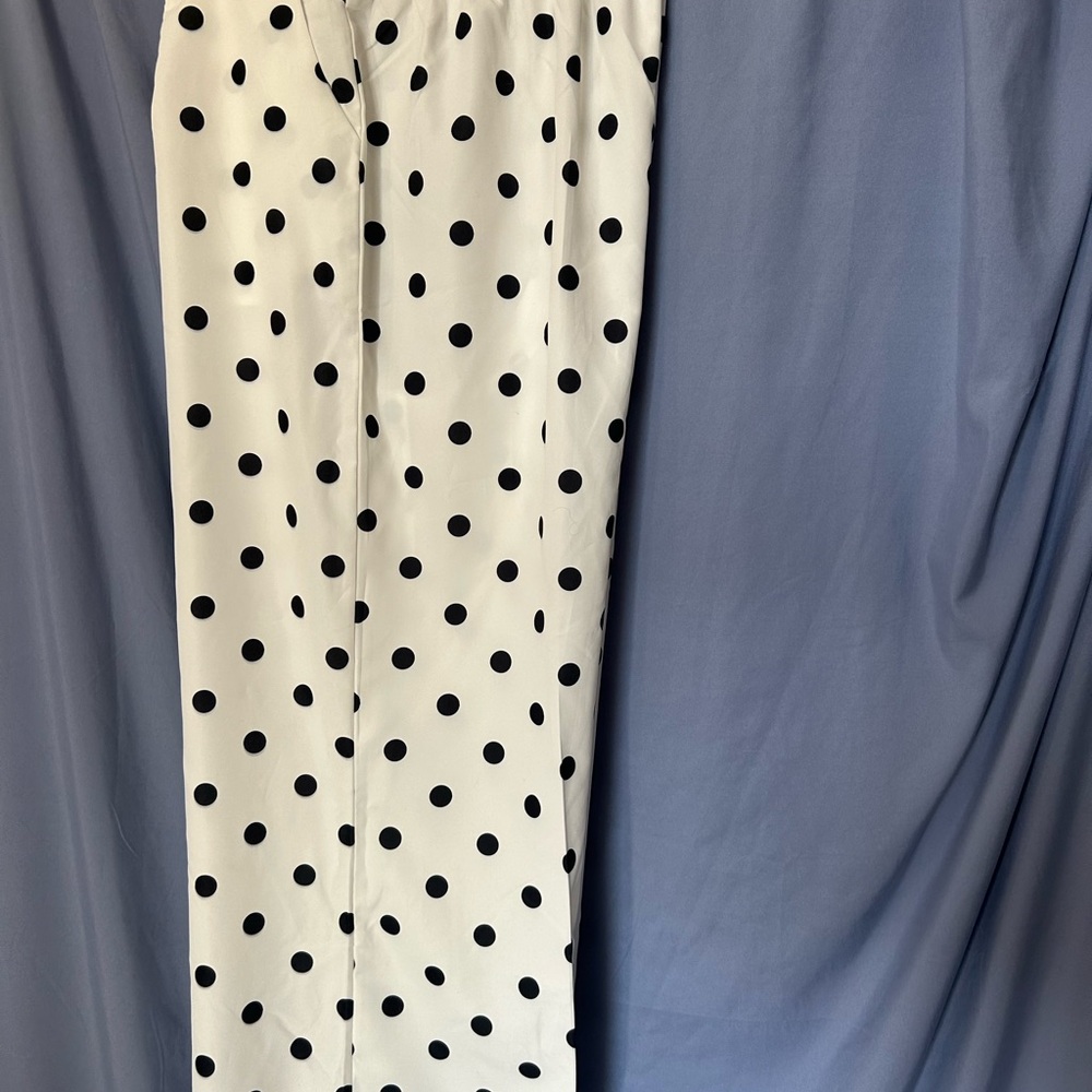 Summer, light weight pants. Wide leg, loose.